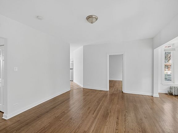 4th image of 6565 N Lakewood Ave #6569-3