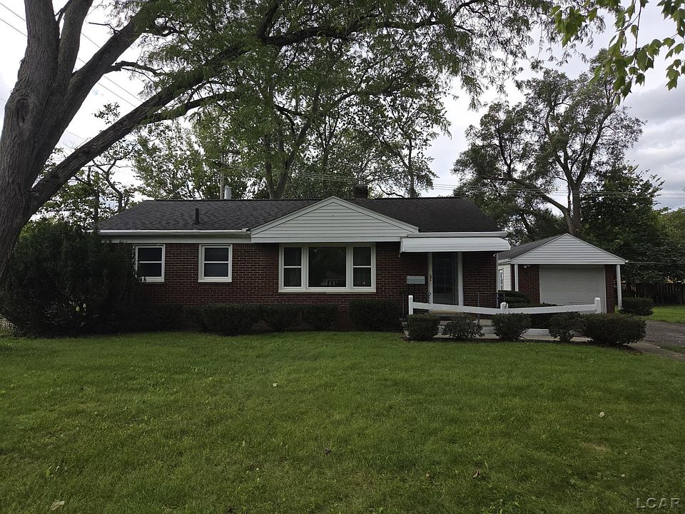 1st image of 121 Maple St