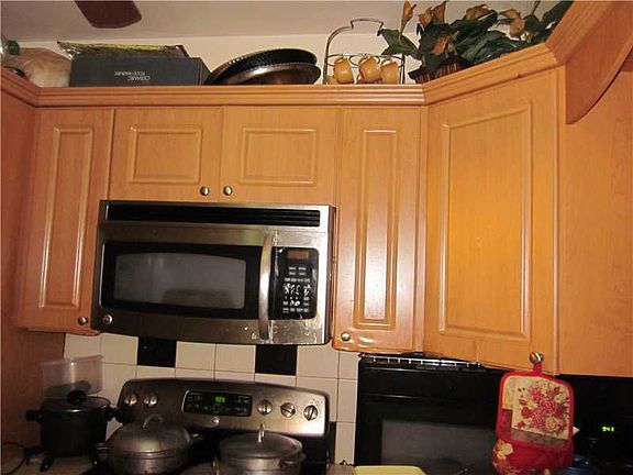 5th image of 528 NW 123rd St