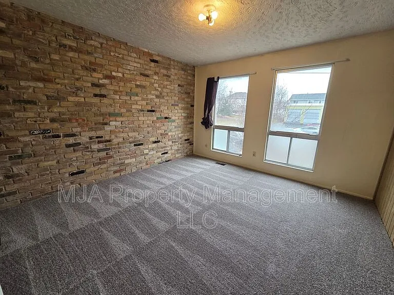 1165 Edgewood Dr #2 — Photo 14