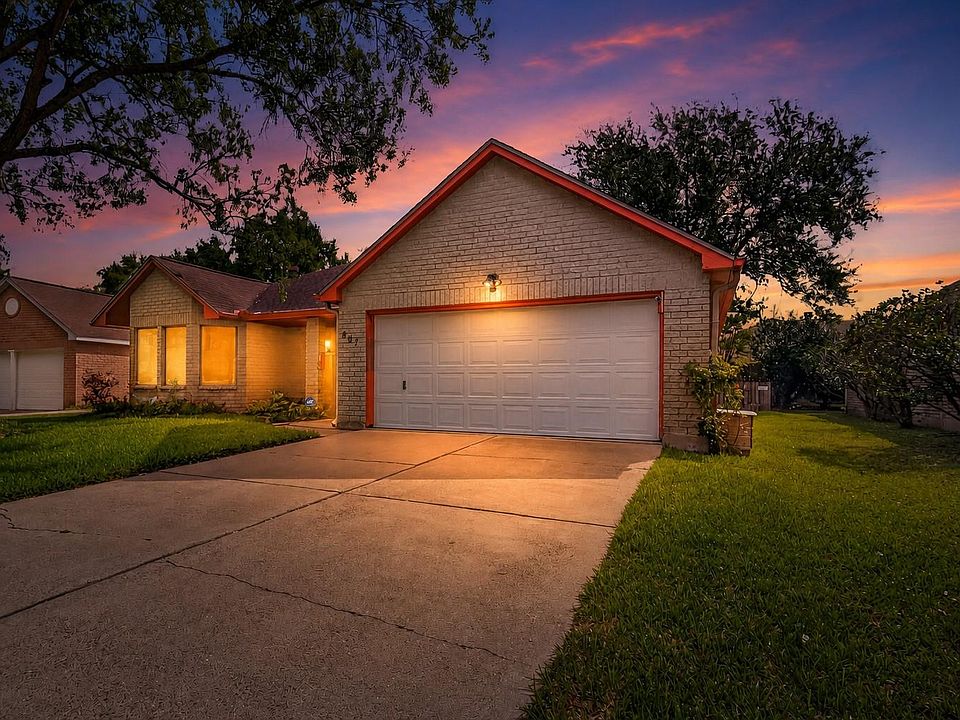1st image of 807 Forest Oaks Ln