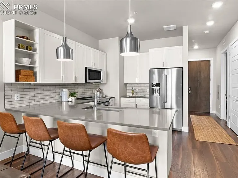 20 Wilcox St #203 — Photo 1