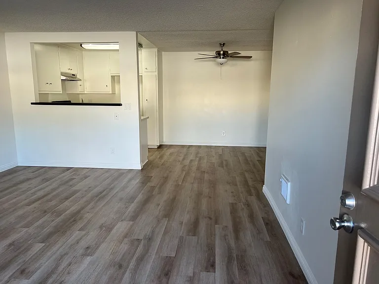 Beachwood Village Apartments — Photo 19