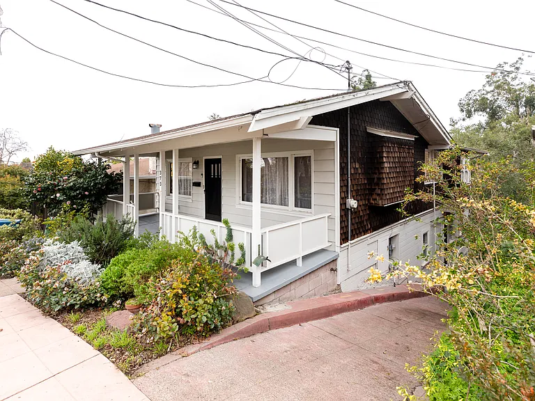 373 Moraga Ave — Photo 64