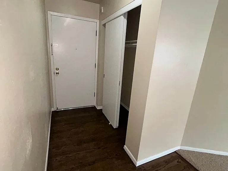 2907 E Grange Ave — Photo 5