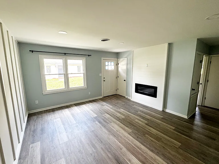 4215 Peachtree Ave — Photo 3