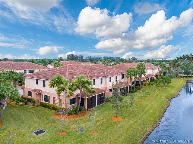1st image of 118 Riverwalk Cir E