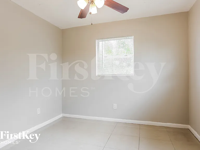 1411 NW 3rd St — Photo 9