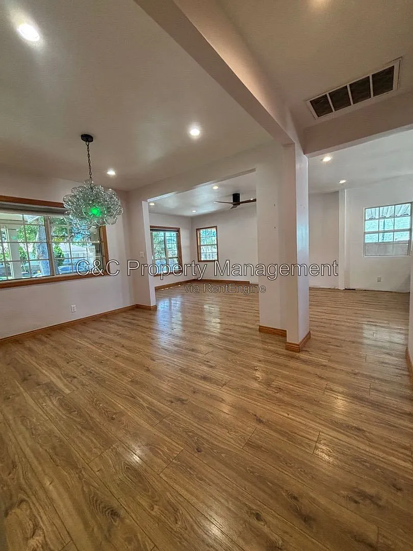 3 bed, 2.5 bath, 1570 sqft, $5,400 — Photo 4