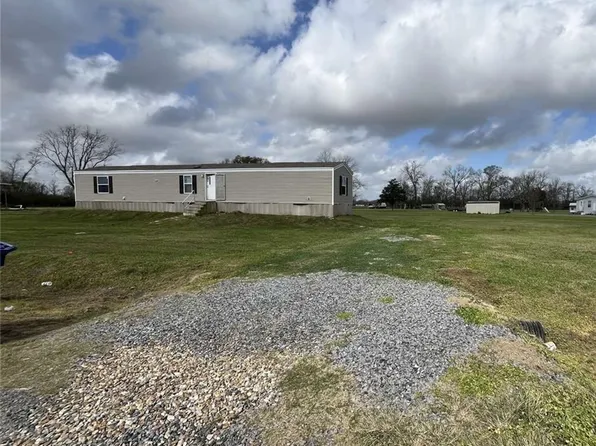 1112 Lena Dr, Arnaudville, LA 70512
