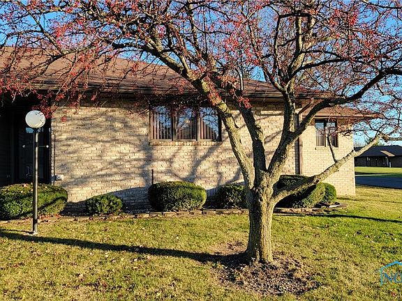 2nd image of 19 Windstone Dr Unit U