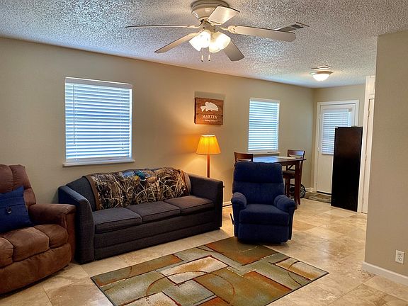 5th image of 165 Elizabeth Dr