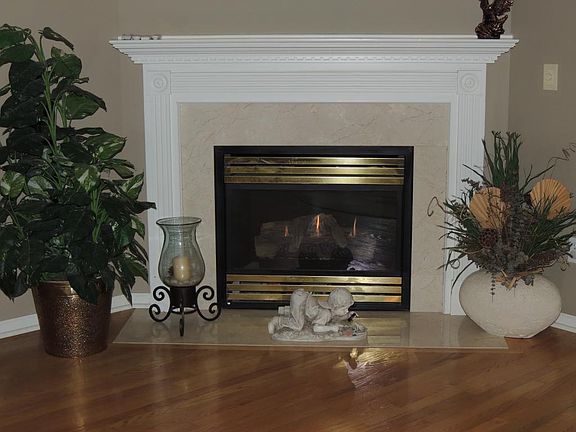 5th image of 427 Meadowood Ln