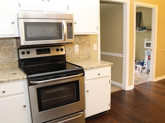 2nd image of 9421 Berkshire Cir