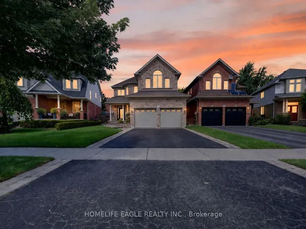 12 Kensington Trl, Barrie, ON L4N 0K5