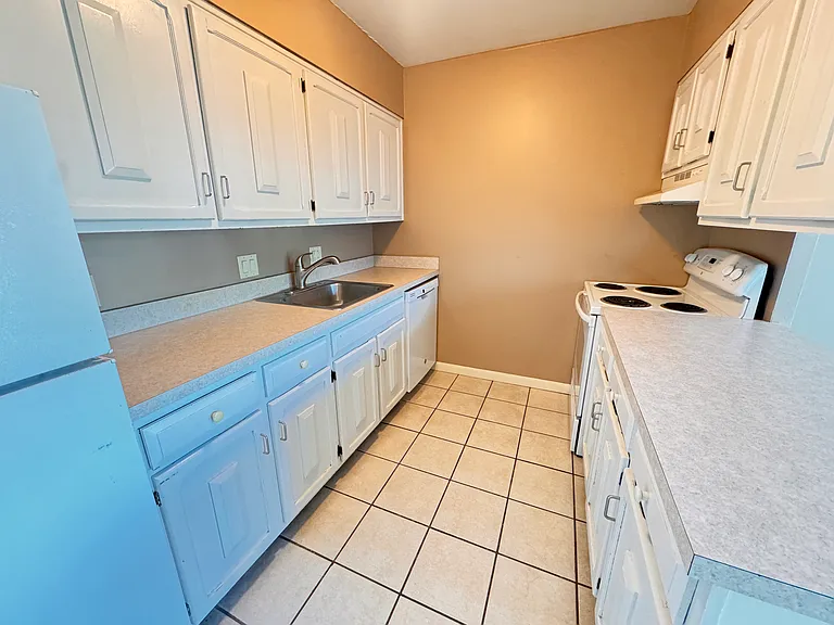 4403 S 27th St #6 — Photo 5