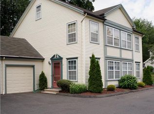 35 Kendall Green Dr, Milford, CT 06461