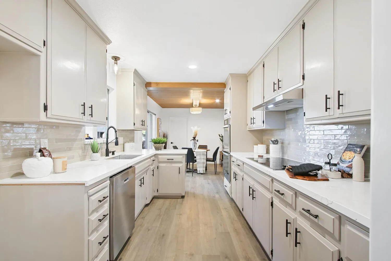 5 bed, 2066 sqft, $1,000 — Photo 3
