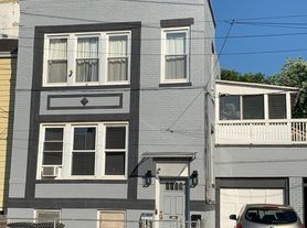 77 Laidlaw Ave