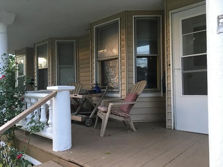 1281 Webb Rd — Photo 1