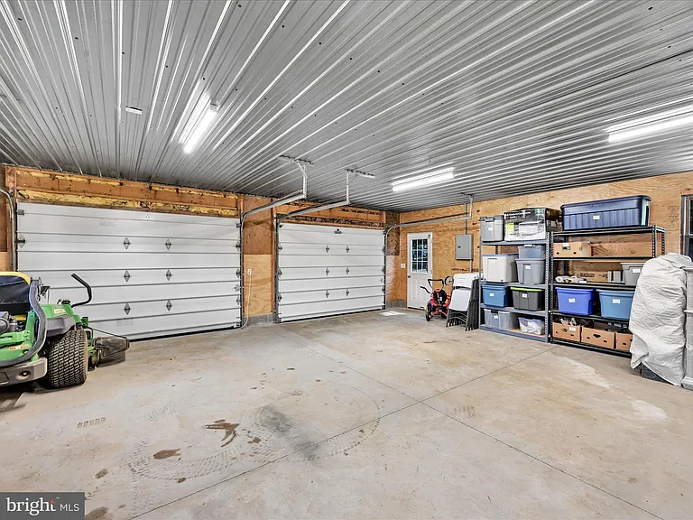 120 Duquesne Dr — Photo 24