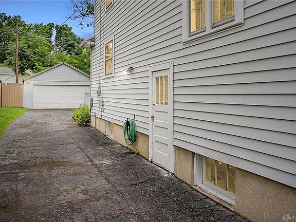 3rd image of 1715 Brookline Ave