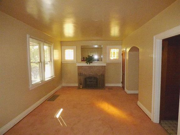 2nd image of 1970 Avonlea Ave