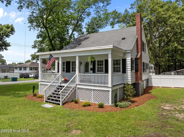 302 Simmons Street, Washington, NC 27889