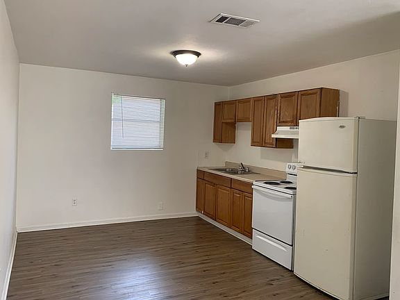 2nd image of 707 N Robertson St #11509330