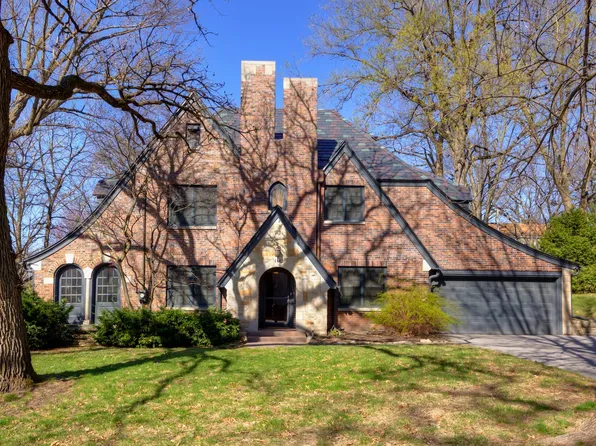 640 56th St, Des Moines, IA 50312