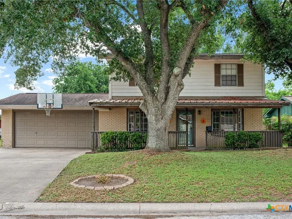 310 Glenbrook Ln, Port Lavaca, TX 77979