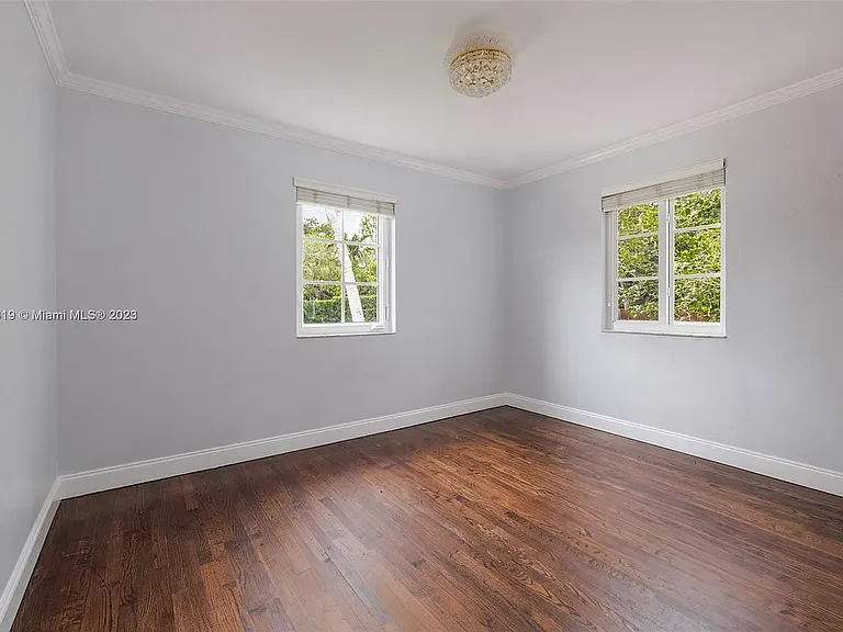 2180 SW 24th St — Photo 16
