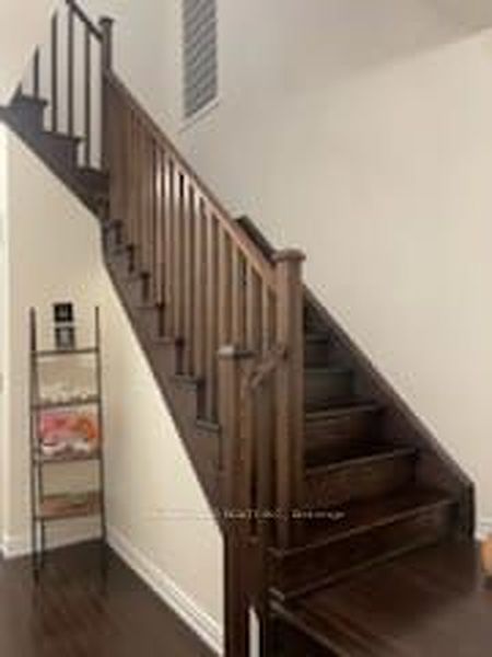 Brampton House for rent - 4 Bedrooms — photo 8