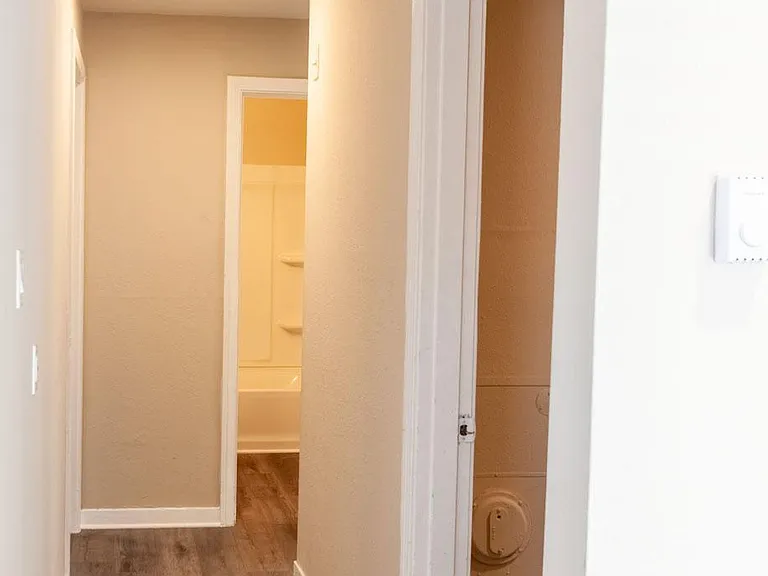 618 Martin Way — Photo 14
