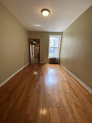 Rented by Bouklis Group | media 15