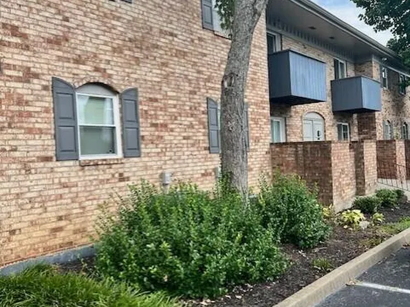 1076 Armstrong Mill Rd APT D, Lexington, KY 40517