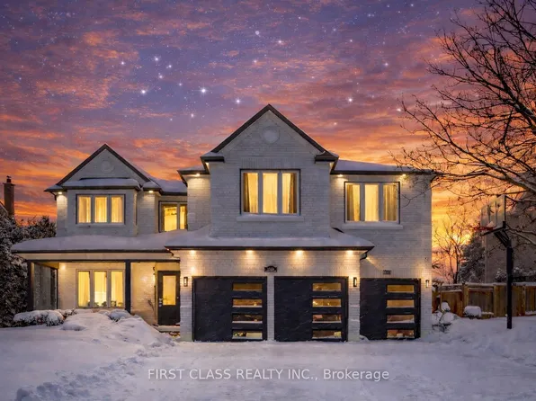 1109 Secretariate Rd, Newmarket, ON L3X 1M4