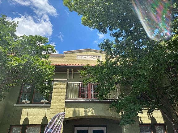2nd image of 4038 Lemmon Ave Ste 204