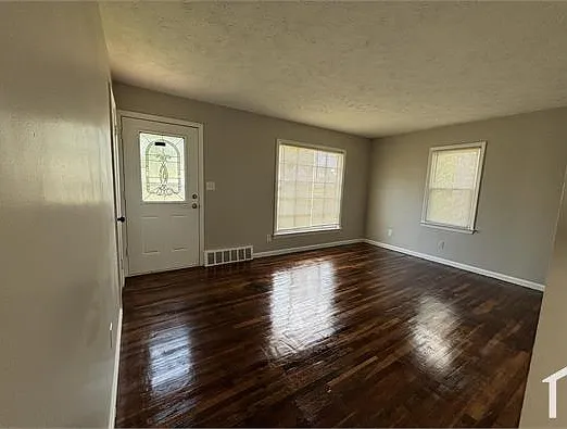15910 Corkhill Rd — Photo 7