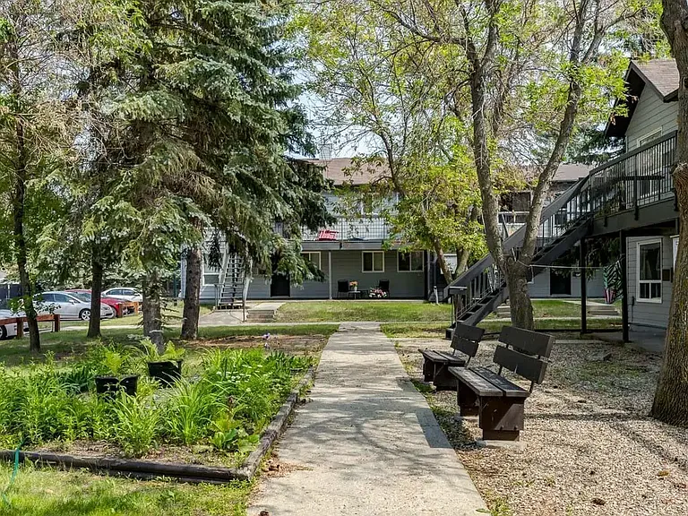 3102 Edinburgh Dr — Photo 11