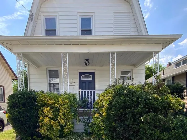 16 W Roland Rd, Brookhaven, PA 19015