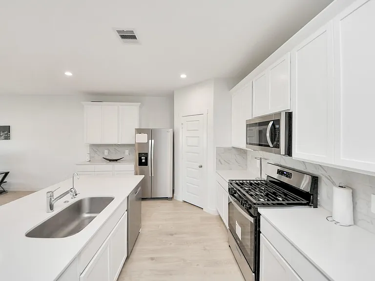 31771 Margaret Woods Ln — Photo 10