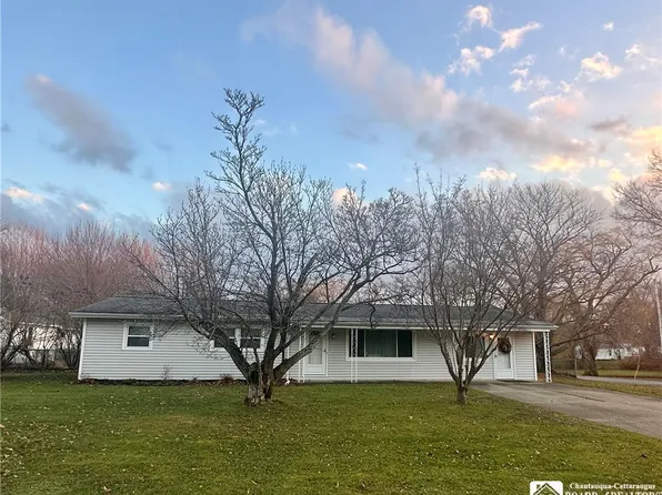 177 E Pine St, Dunkirk, NY 14048