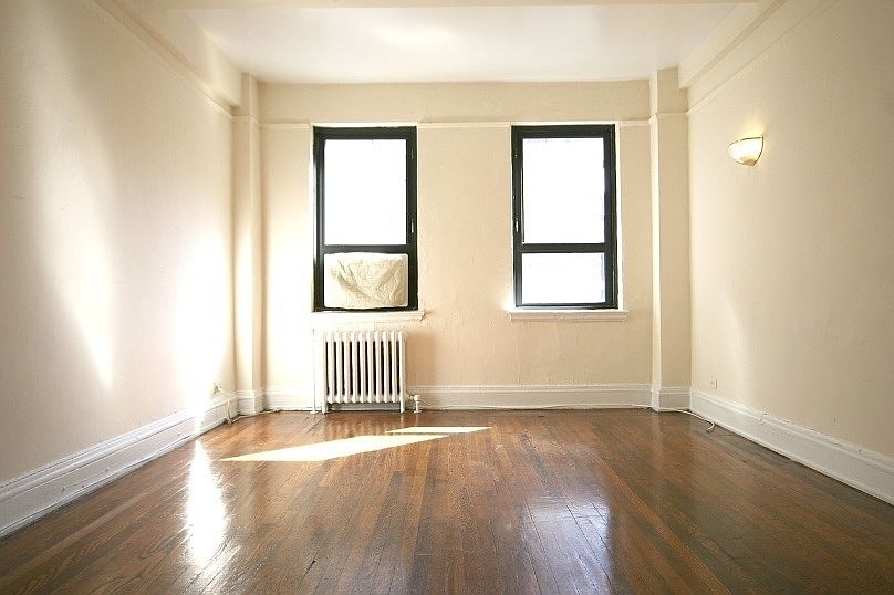 1st image of 11 Waverly Pl APT 10G