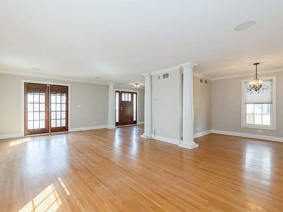 3rd image of 1297 Edgewood Rd