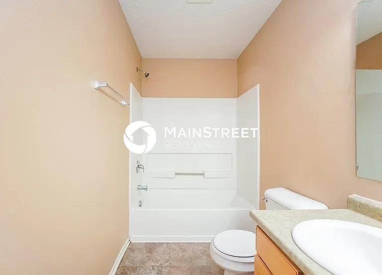 10806 Woods Dr — Photo 13