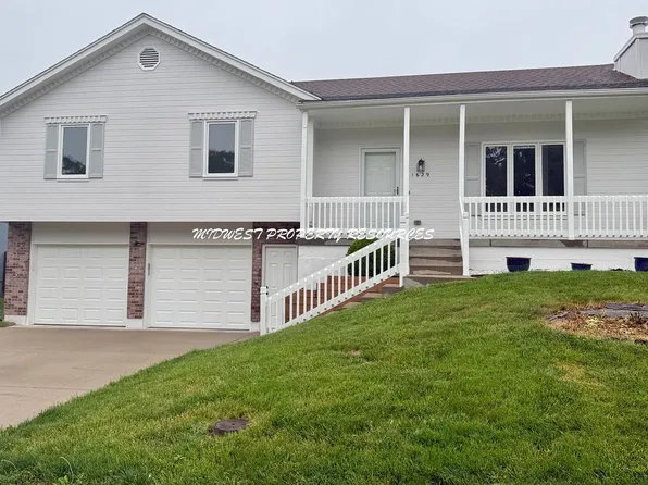 1629 NE Whitestone Dr, Lees Summit, MO 64086