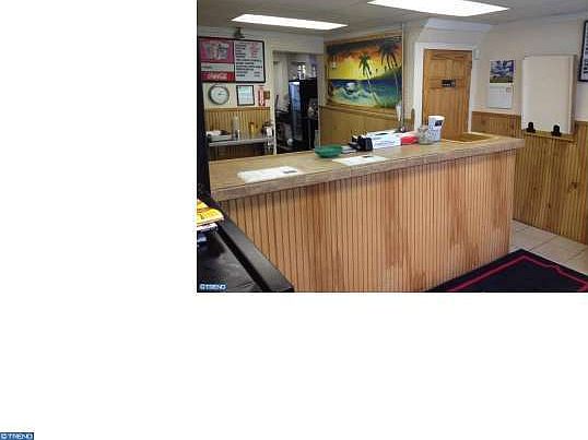 2nd image of 1022 Elm St