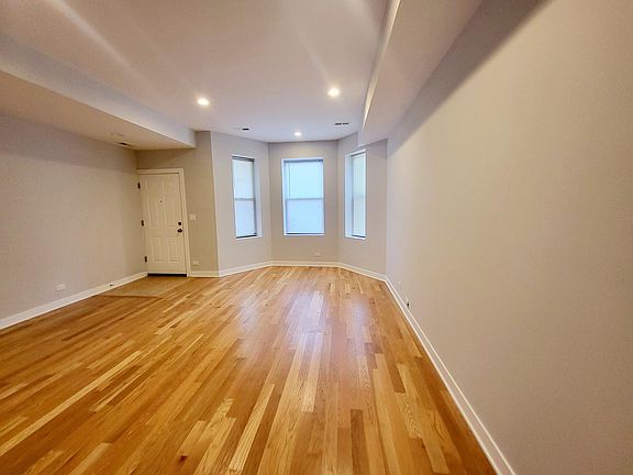 4th image of 3224 N Central Park Ave #1N