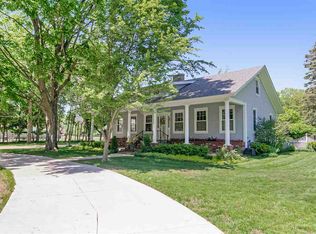 205 Elm St, Charlevoix, MI 49720